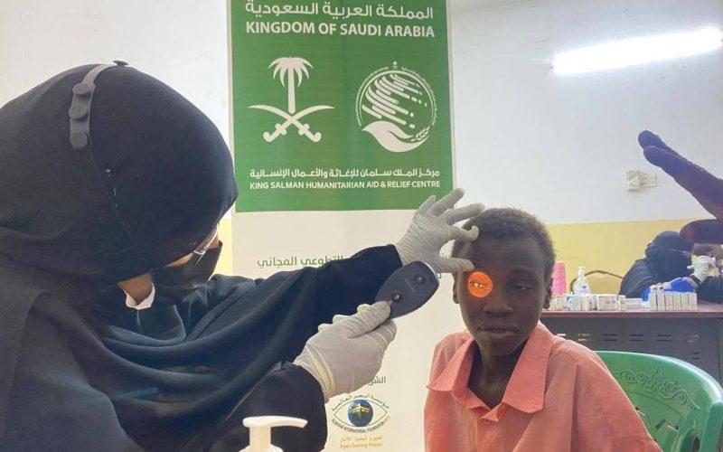 مستشفى مكة ينظم مخيمًا مجانيًا للعيون بمنطقة الحاج يوسف، لاجراء 400 عملية جراحية لإزالة المياه البيضاء