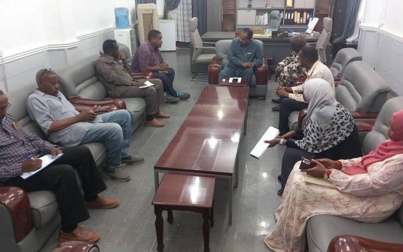 اللجنة التنفيذية لغرفة طوارئ الخريف بنهر النيل تقف على الأوضاع بمدينة الدامر