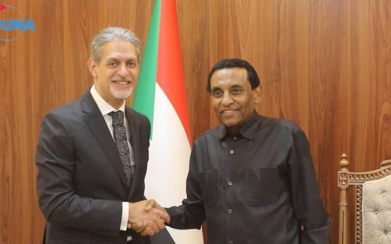 رئيس مجلس الوزراء يلتقي السفير المصري بالسودان