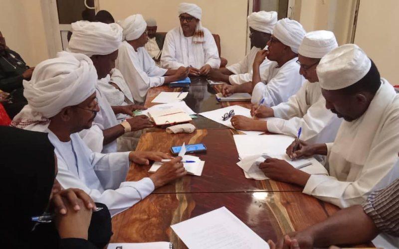 وزير الزراعة والري يلتقي الإدارات المتخصصة بالري