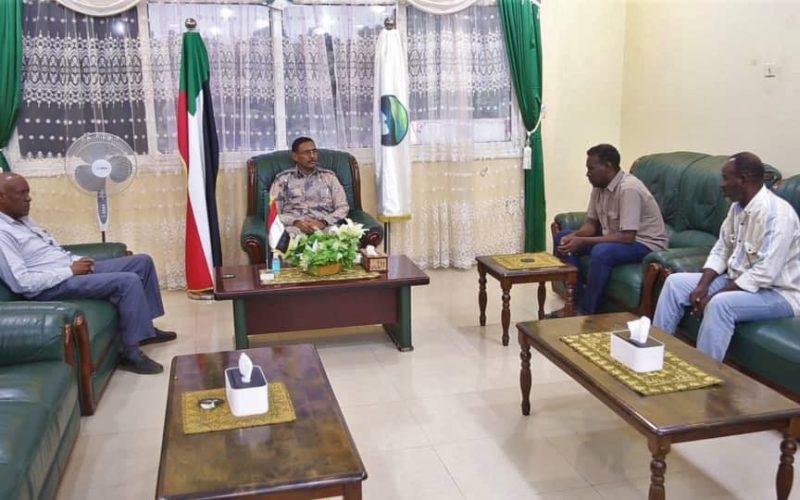 والي كسلا يطلع على ترتيبات بداية العام الدراسي الجديد