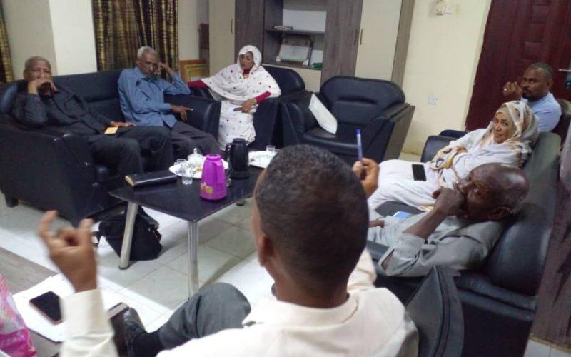 الاتحاد المهني لمعلمي نهر النيل يكرم القوات المسلحة بالاربعاء