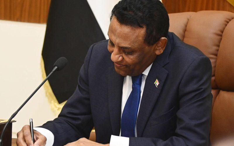 دكتور كامل إدريس ينعى ضحايا كارثة الانزلاق الأرضي بجبل مرة