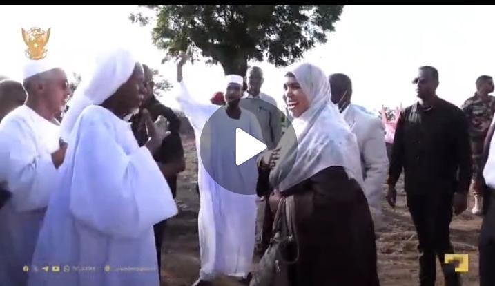 د.نوارة أبو محمد تتفقد قرى شمعون والمخيرف بولاية الجزيرة