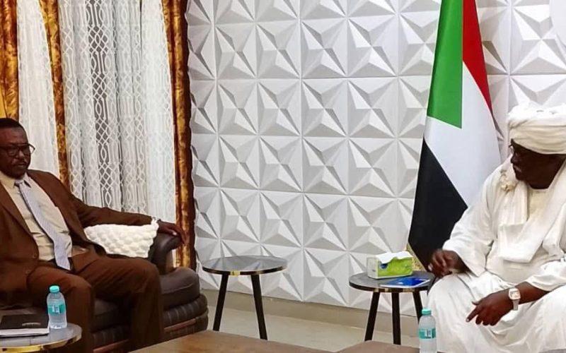 والي نهر النيل يعلن عن قيام مدينة لشهداء حرب الكرامة وإعفاء الأبناء من الرسوم الدراسية