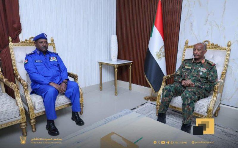 رئيس مجلس السيادة يلتقي مدير عام قوات الشرطة