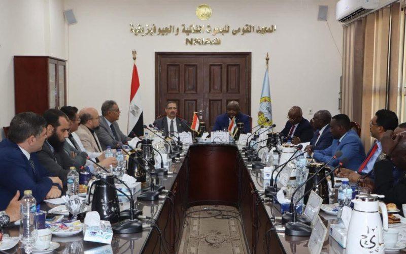 وزير المعادن يبحث بالقاهرة تعزيز التعاون العلمي مع مصر