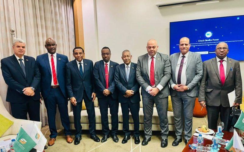 رئيس الوزراء الدكتور كامل إدريس يلتقي وفد الشركة المصرية السودانية بالقاهرة لبحث تعزيز التعاون الاقتصادي