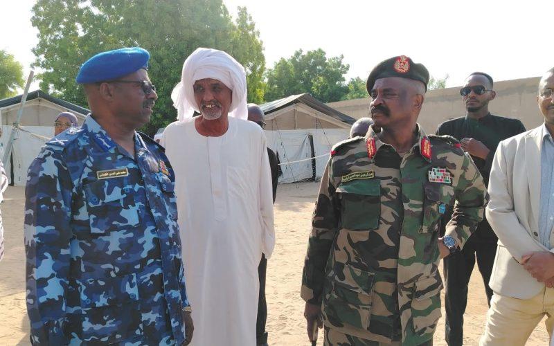 والي الولاية الشمالية يقرع جرس إمتحانات الشهادة الابتدائية بمركز مدرسة الصفوة بنات بمحلية دنقلا ويشيد بتأمين شرطة الولاية للامتحانات