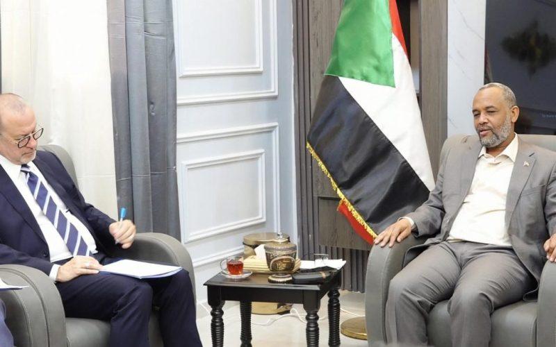 وزير الصحة يلتقي نائب المدير التنفيذي لمنظمة اليونيسف