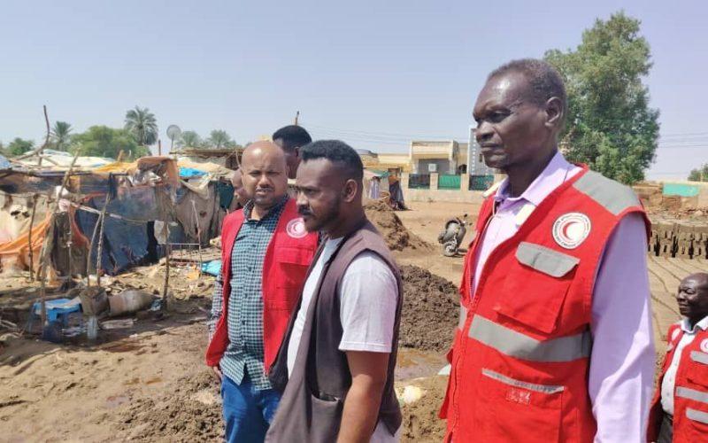 مدير الهلال الأحمر فرع الخرطوم يتفقد مناطق الهشاشة على مجرى نهر النيل