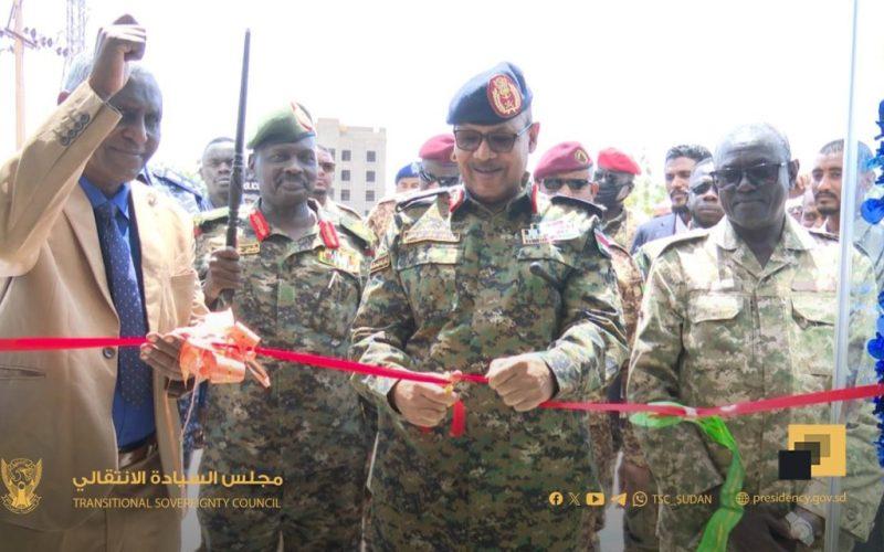 عضو مجلس السيادة الفريق إبراهيم جابر يؤكد أهمية تعزيز الوضع الصحي بولاية الخرطوم وضمان استعادة وتأهيل المرافق الصحية