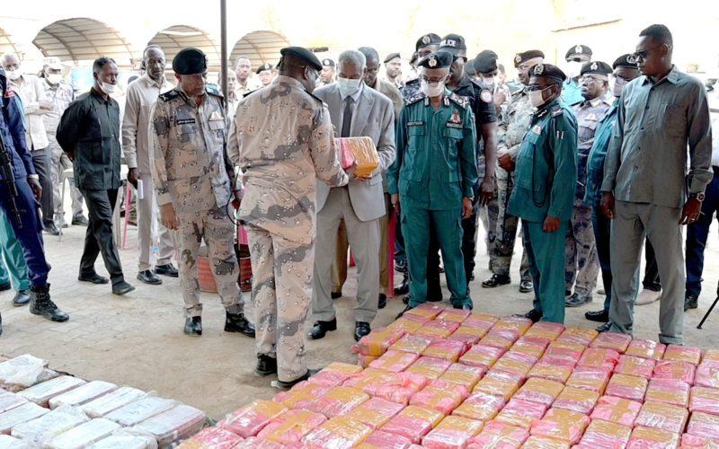 الداخلية يشيد بقوات مكافحة التهريب بقوات الجمارك لضبطها عدد 586 كيلو جرام من مخدر الأيس