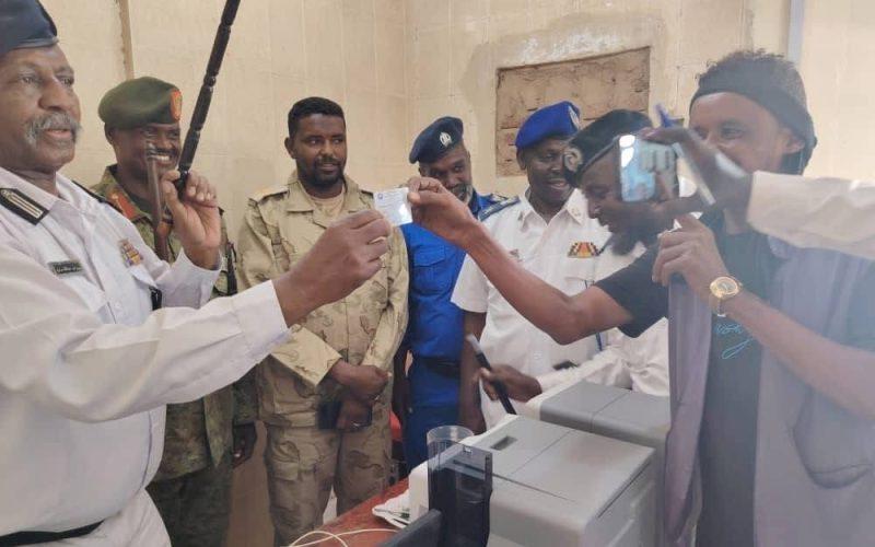 مدير ادارة المرور بولاية الجزيرة يدشن أعمال الترخيص بقسم مرور الباقير