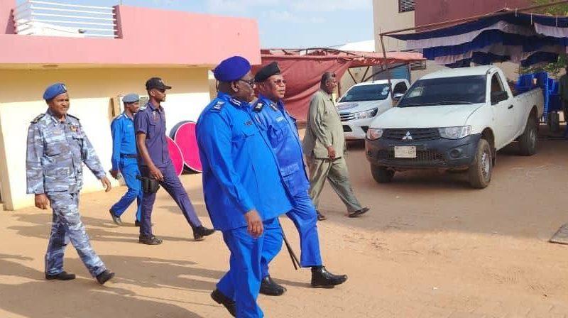 رئيس هيئة التوجيه والخدمات يتفقد الإدارة العامة للخدمات الاجتماعية ويوجه بتجويد وتطوير المشاريع الإجتماعية والخدمية المقدمة لمنسوبي قوات الشرطة