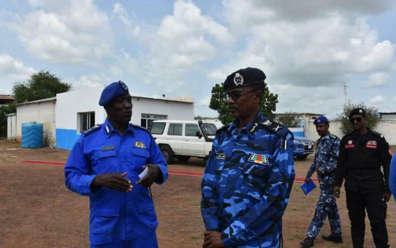 مدير شرطة ولاية القضارف يتفقد شرطة محلية ريفي وسط القضارف ويؤكد دعمه لتهيئة بيئة العمل