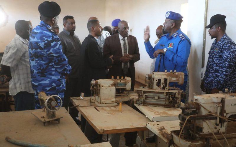 المدير العام لقوات الشرطة ووكيل وزارة التربية والتعليم يتفقدان مبانى وزارة الشباب والرياضة