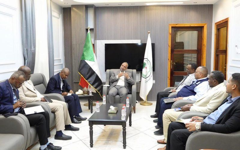 وزير الصحة الاتحادي يلتقي وكيل وزارة الشئون الدينية والأوقاف لبحث ترتيبات موسم الحج لعام 1447هـ