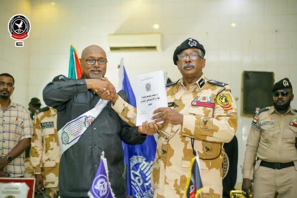 اكتمال اجراءات التسليم والتسلم بين قائدى قوات الاحتياطي المركزي السابق واللاحق