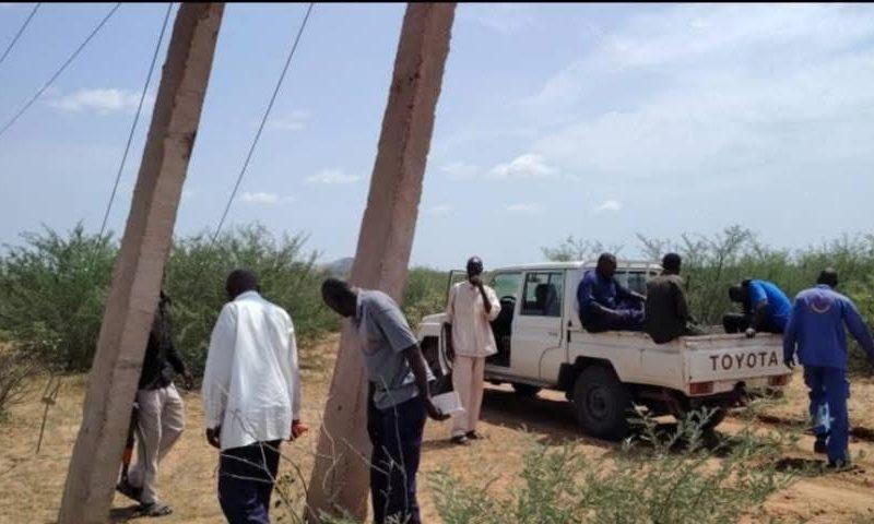 فريق مشترك من المياه والكهرباء لحصر الأضرار التي لحقت بالخط الناقل للكهرباء بمحطتي (العين – بنو) جنوب الأبيض