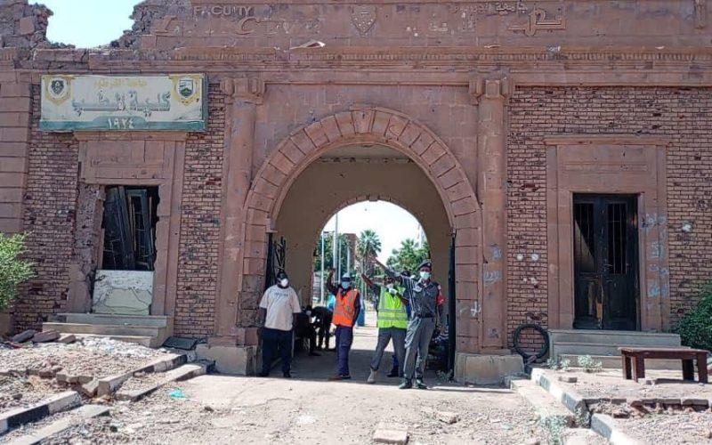 قوات الدفاع المدني ولاية الخرطوم تنفذ حملة نظافة وإصحاح للبيئة والقضاء علي نواقل الأمراض بجامعة الخرطوم