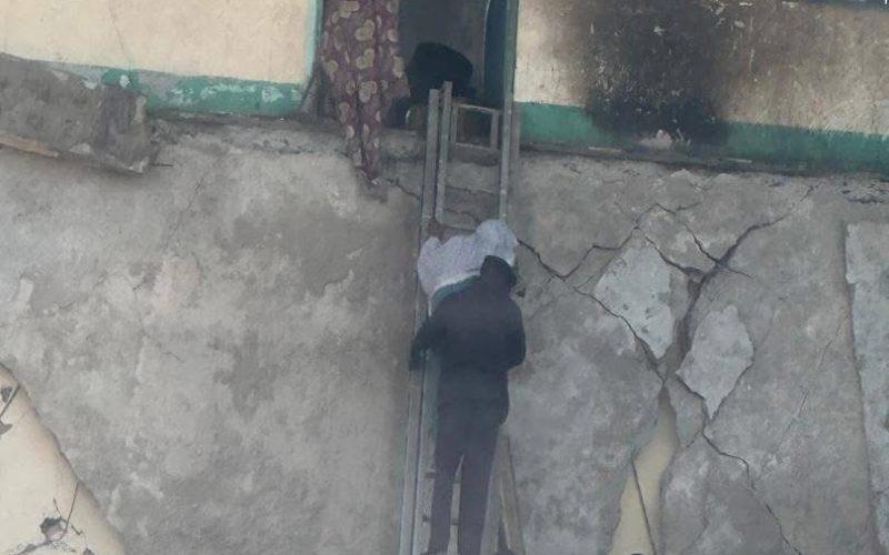 قوات الدفاع المدني ولاية البحر الأحمر تنجح في إنقاذ نازحين بعد إنهيار جزئي بمدرسة البحر الأحمر