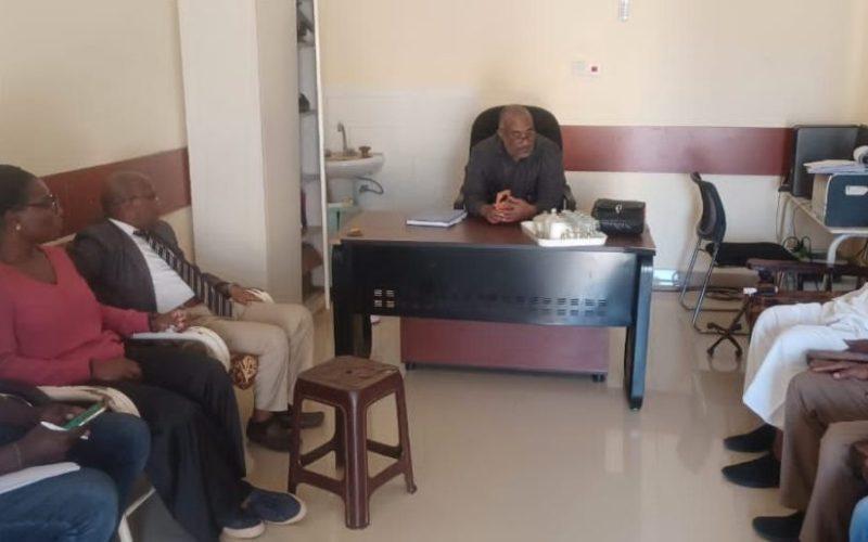 وزير الصحة المكلف بالقضارف يزور مستشفى الشواك الريفي برفقة وفد من اللجنة الدولية للصليب الأحمر