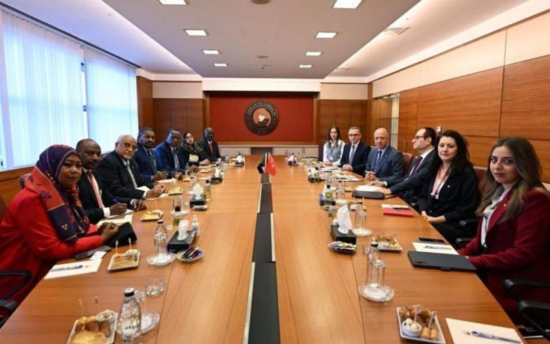 سفارة السودان بأنقرة تنظم لقاءً اقتصادياً بين وزير الدولة بالمالية واتحاد الغرف التجارية والصناعية التركية