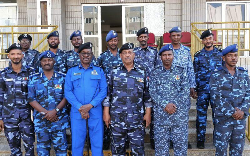 مدير الإدارة العامة لتأمين منشآت النفط يتفقد القطاع السابع ويثمن جهود القوات في تأمين المنشآت النفطية و المشاركة فى تأمين العاصمة القومية