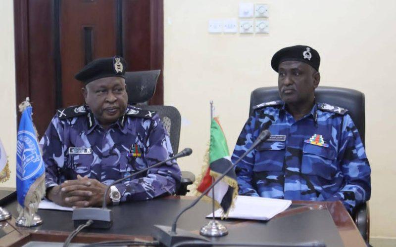 مدير الإدارة العامة لشرطة تأمين التعدين يبحث مع مدير شرطة نهر النيل التحديات والمهددات التي تواجه قطاع التعدين بالولاية