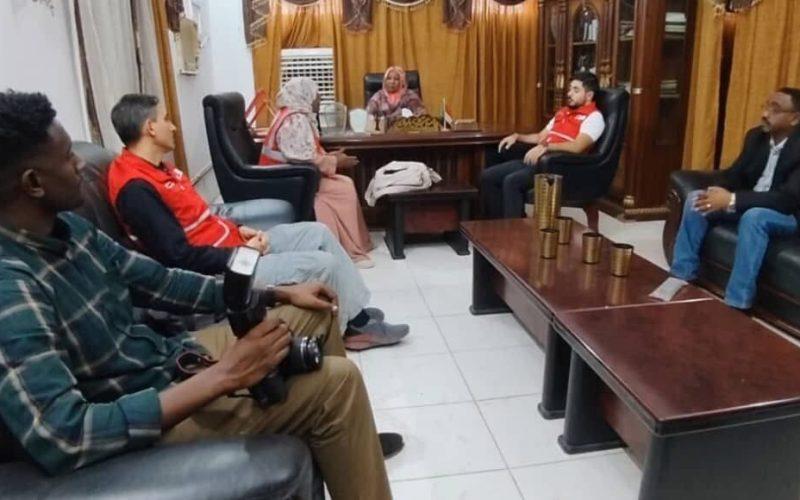 أمينة الشؤون الاجتماعية بالشمالية تبحث الإحتياجات الانسانية للنازحين