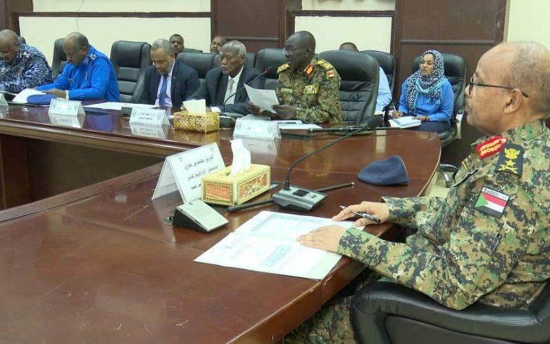 لجنة عودة المواطنين لولاية الخرطوم تقف على تقرير لجنة الطرق ويوجه بخطة عاجلة لتأهيل الطرق بالولاية