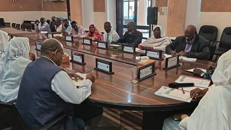 والي الخرطوم يوجه بوضع أسس وضوابط علمية لتطوير وتنمية القطاعات المعنية بخدمات المواطنين