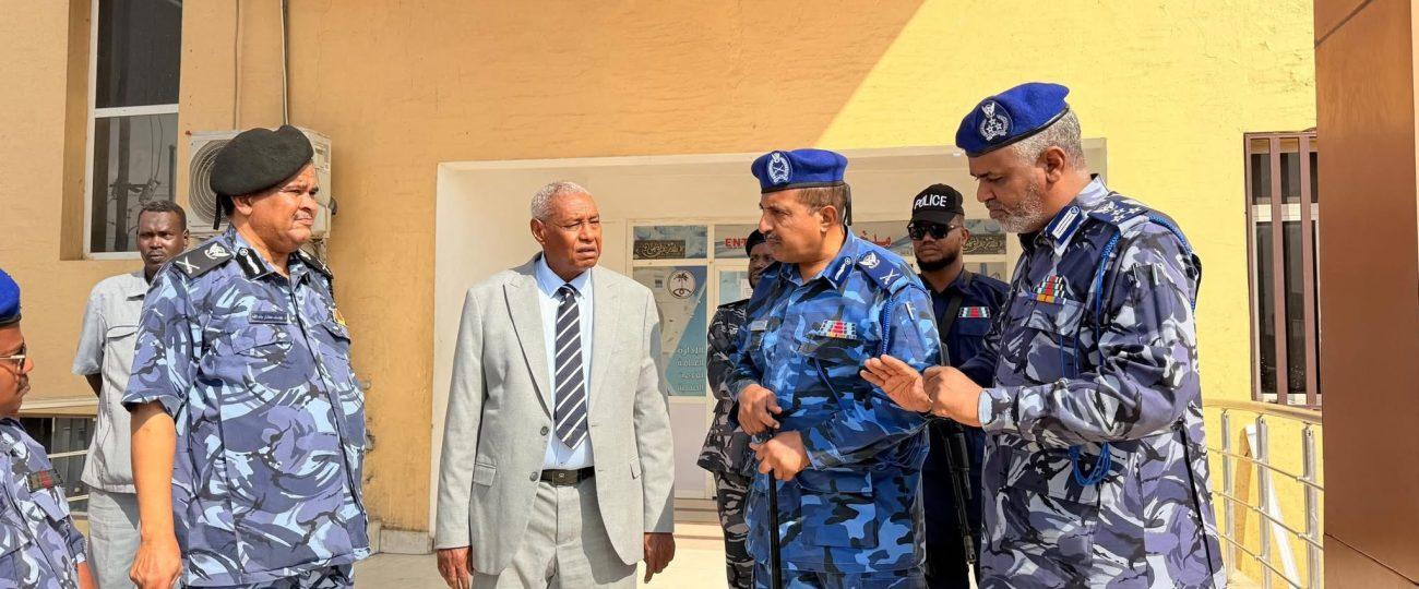 وزير الداخلية يتفقد مستشفى الشرطة المركزى ببورتسودان ويوجه بتوفير الاجهزة والمعدات الطبية