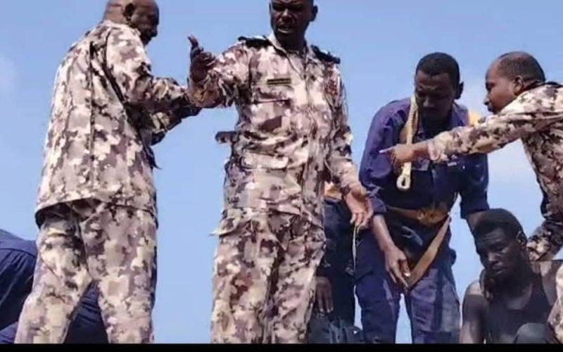 قوات الدفاع المدني بالمؤاني البحرية تنقذ حياة أحد العاملين سقط داخل تانكر وقود