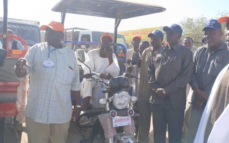 تدشين الوثبة الثانية لتمليك وسائل نقل حديثة لأصحاب ( الكارو) بكسلا