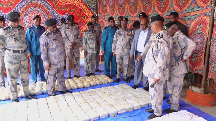 مكافحة التهريب بالبحر الأحمر تضبط 493 كيلو جراماً من “الآيس كريستال” و100 كيلو جرام من الهيروين