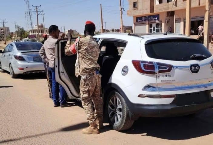 الإدارة العامة للمرور تنفذ حملة مشتركة لضبط المخالفات المرورية بولاية الخرطوم تؤكد هيبة الدولة وسيادةحكم القانون