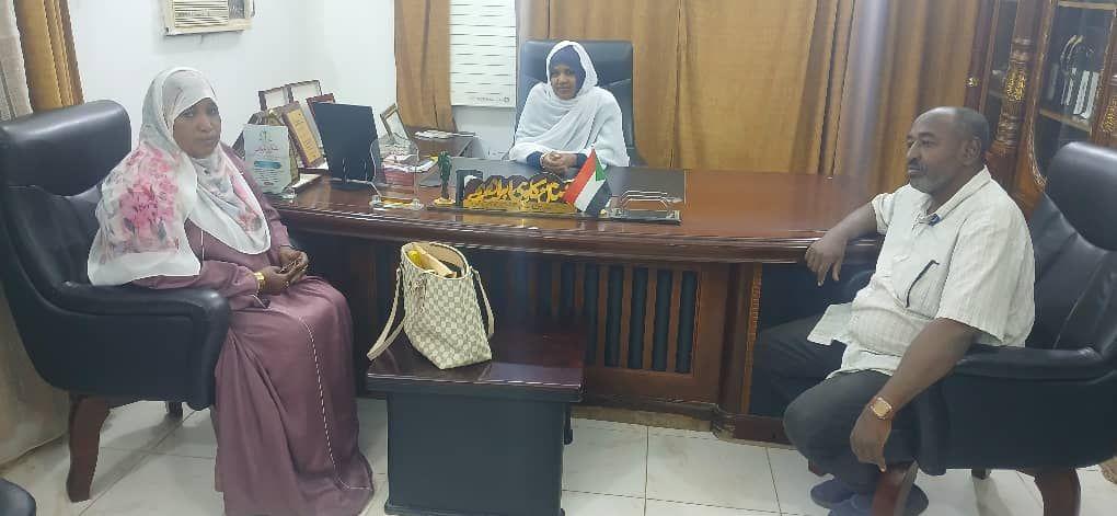 أمين الشئون الاجتماعية بالشمالية تبحث مع جامعة النيلين ترتيبات قافلة معسكر العفاض