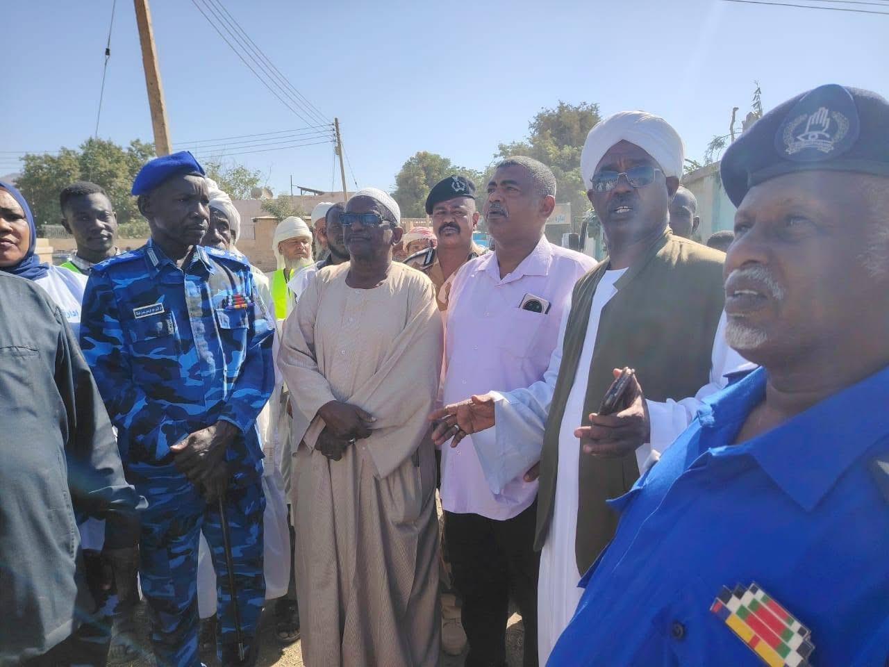 شرطة ولاية كسلا بالتنسيق مع القيادات المجتمعية والشبابية يطلقون حملة نظافة شاملة