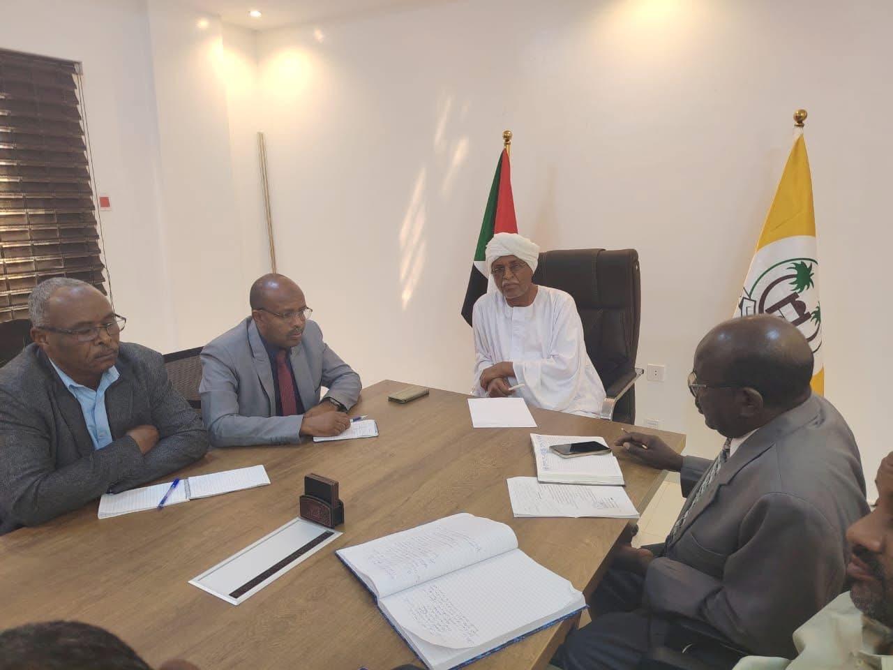 اللجنة الفنية لمنع التحصيل غير القانوني تتفقد سير العمل بمعبر إشكيت