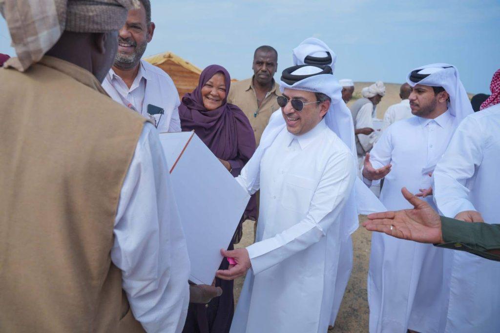سفير قطر بالسودان يشرف على توزيع 900 سلة غذائية للأسر المتعففة بولاية البحر الأحمر