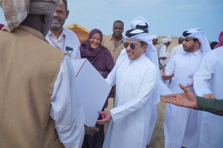 سفير قطر بالسودان يشرف على توزيع 900 سلة غذائية للأسر المتعففة بولاية البحر الأحمر