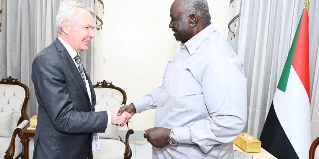 نائب رئيس مجلس السيادة يلتقي ممثل الأمين العام للأمم المتحدة بالسودان