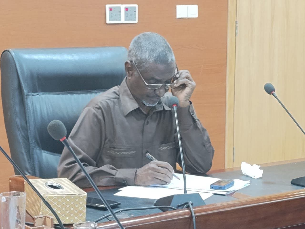 اللجنة العليا لمشروع الأبيض عاصمة للصناعة تستعرض تقارير اللجان الفرعية لقيام الملتقى