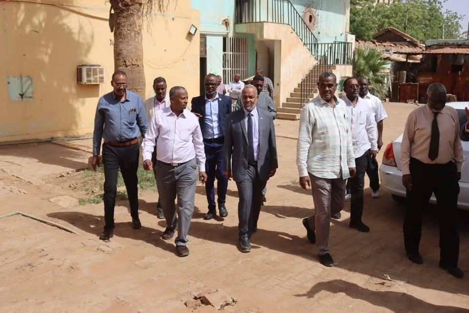 وزير الصحة الاتحادي يقدم تهاني العيد للعاملين بوزارة الصحة الخرطوم