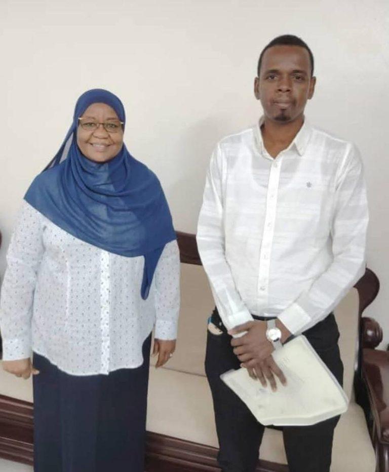 مفوض العون الإنساني بشمال دارفور يشيد بمفوض العون الإنساني الاتحادي في حل أزمة النازحين