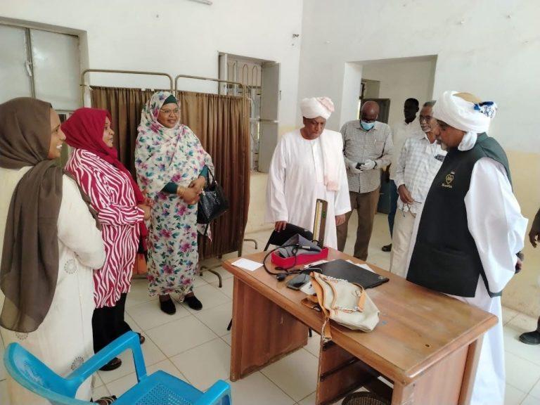 وزير الصحة المفوض بالجزيرة يطمئن على الخدمات الطبية بالمراكز الصحية بمدني