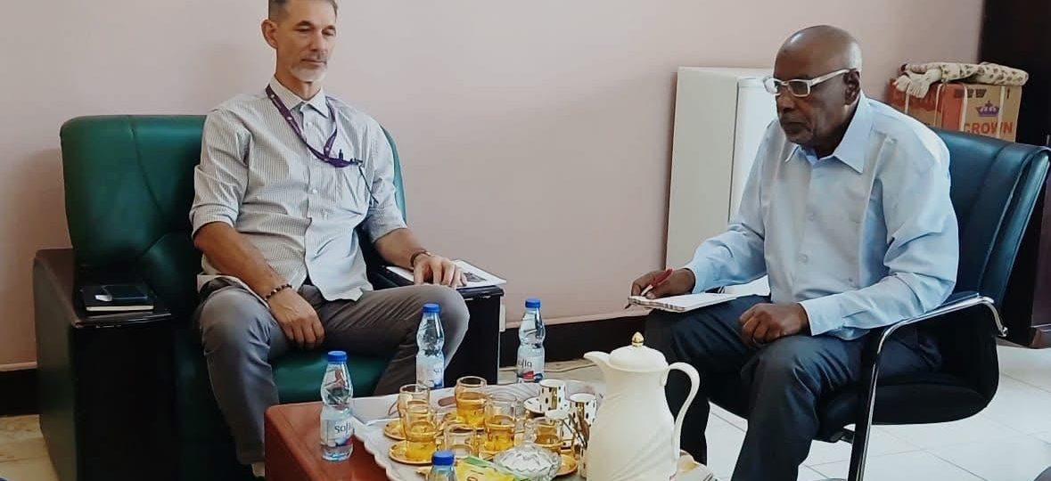 وكيل التربية يبحث مع المدير القطري لمنظمة L.M العالمية دعم مشاريع التعليم في السودان