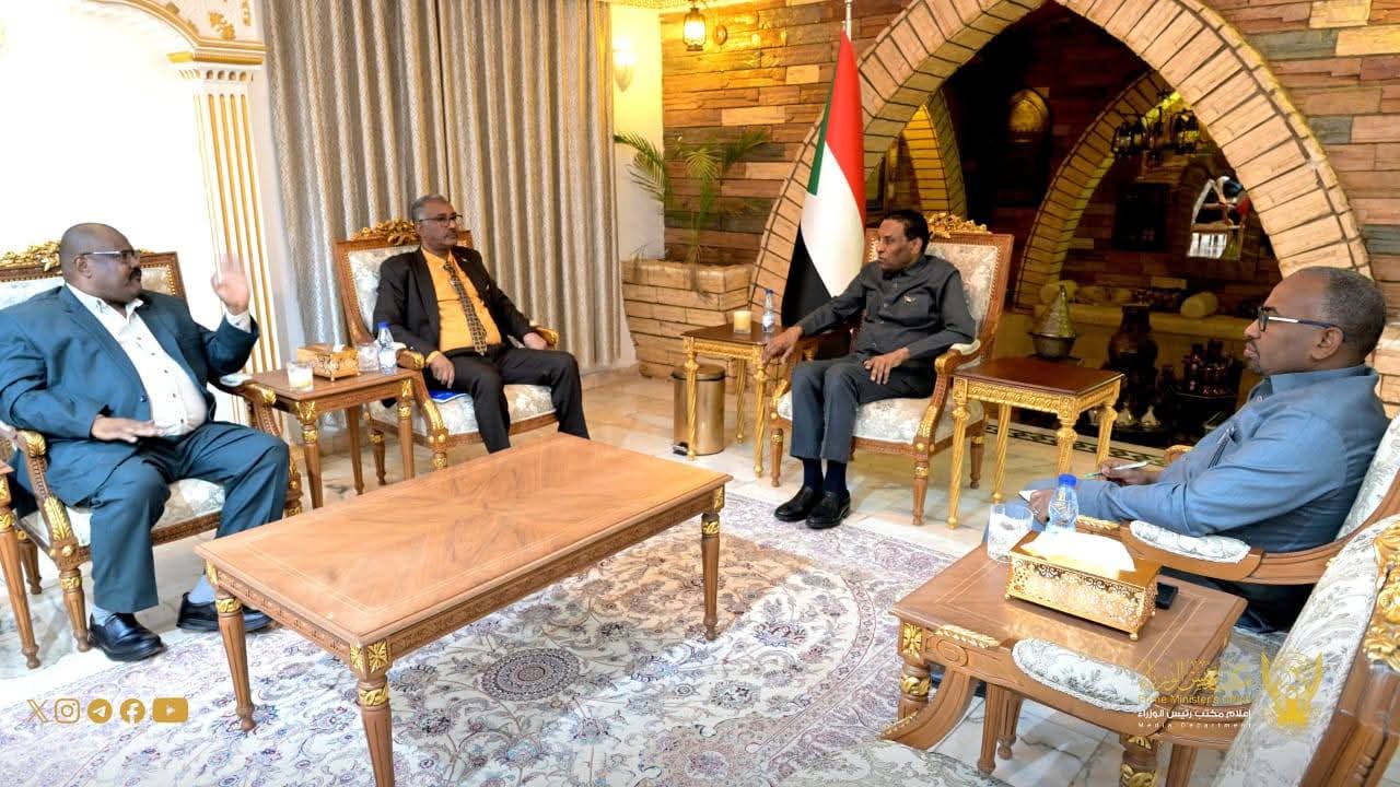 رئيس الوزراء يوجه بإحكام مبدأ الكفاءة في التوظيف بالخدمة المدنية   